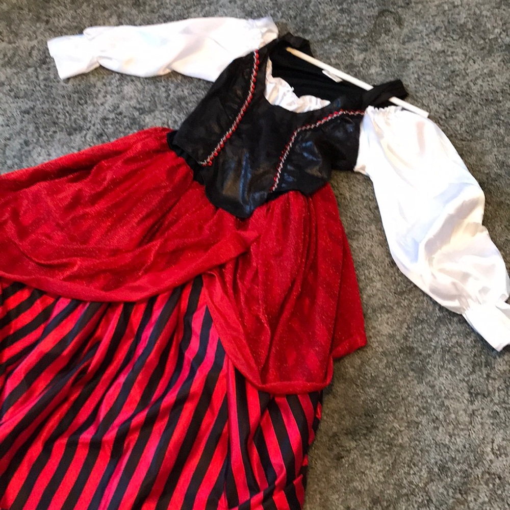 Women’s Pirate Costume